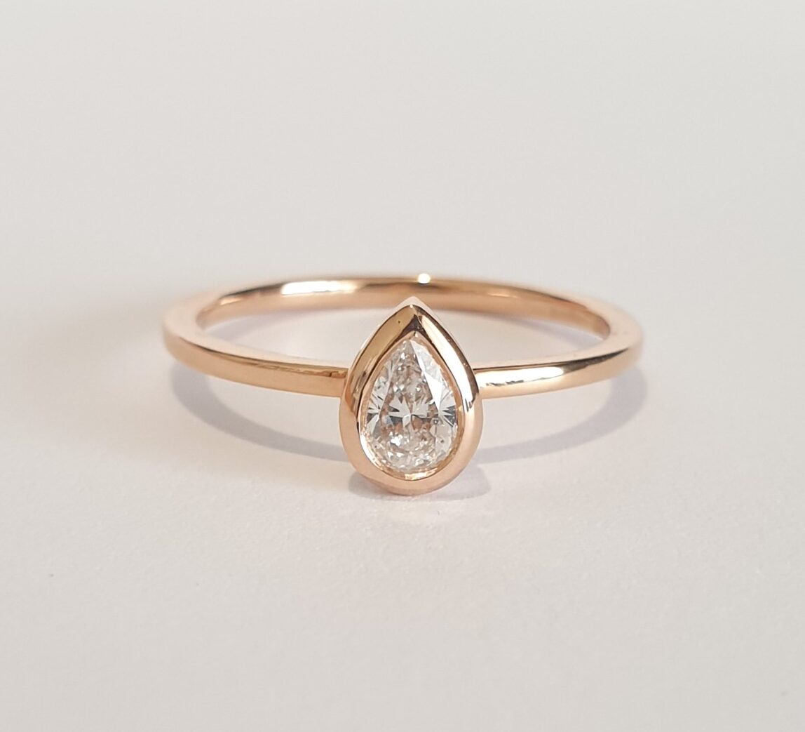 aurupt jewellers pear diamond ring