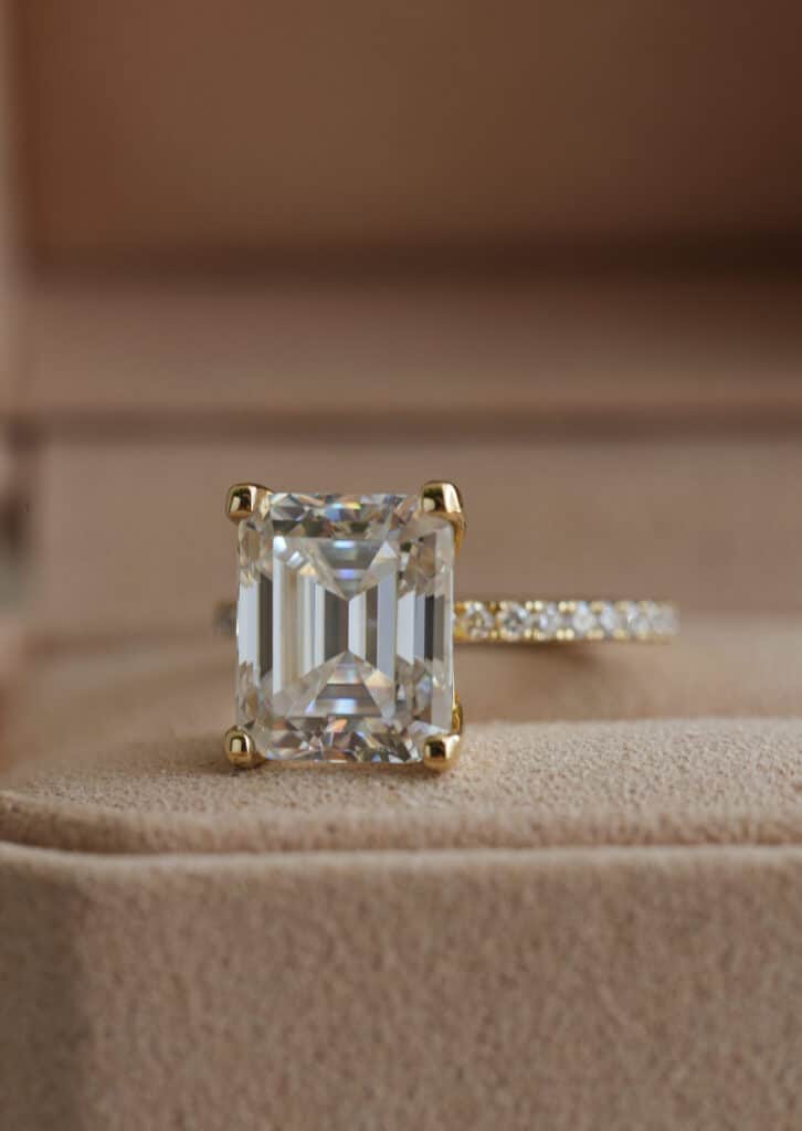 Emerald Cut Moissanite Engagement Ring - Aurupt Jewellers