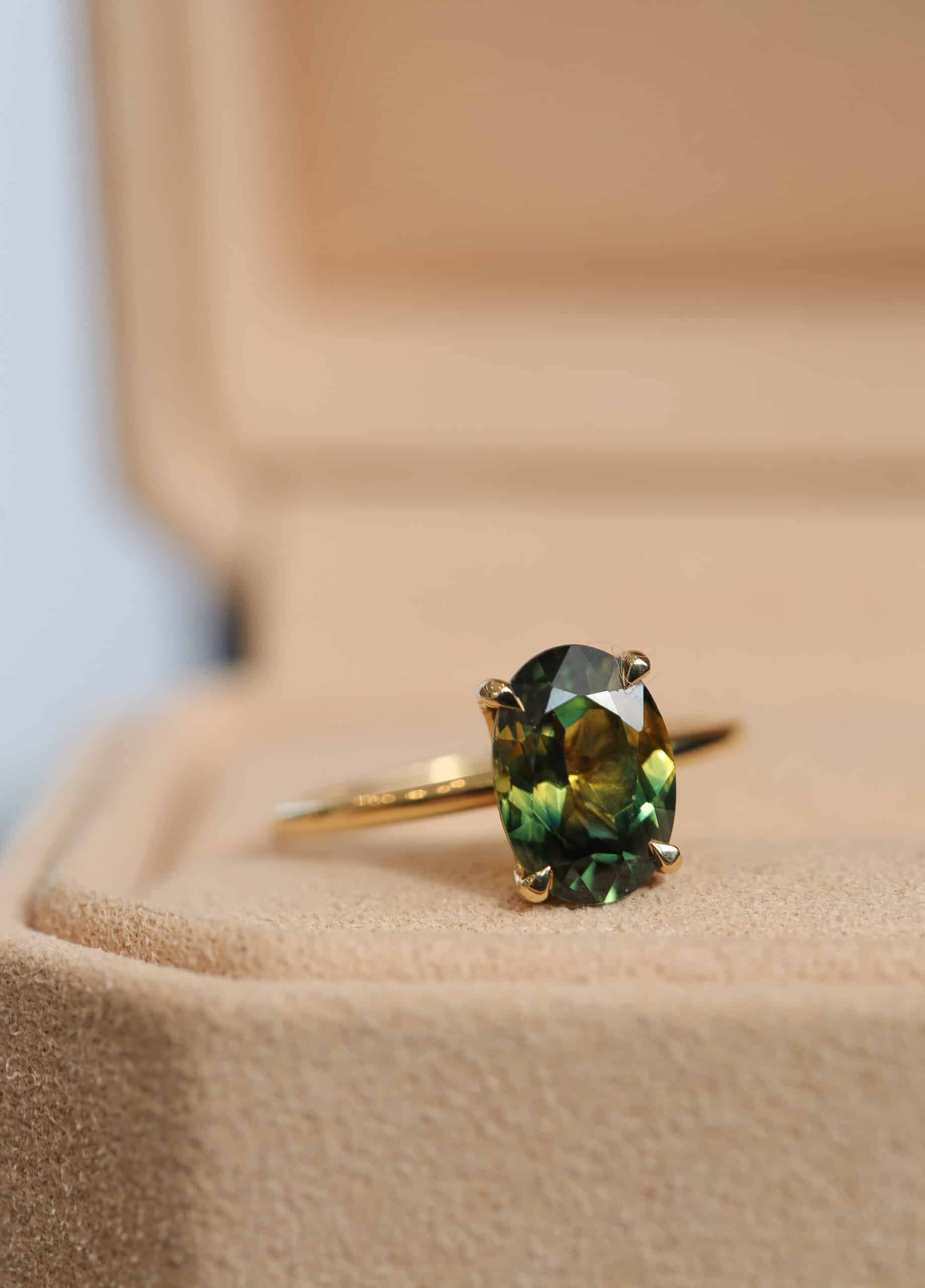 aurupt jewellers parti sapphire engagement ring