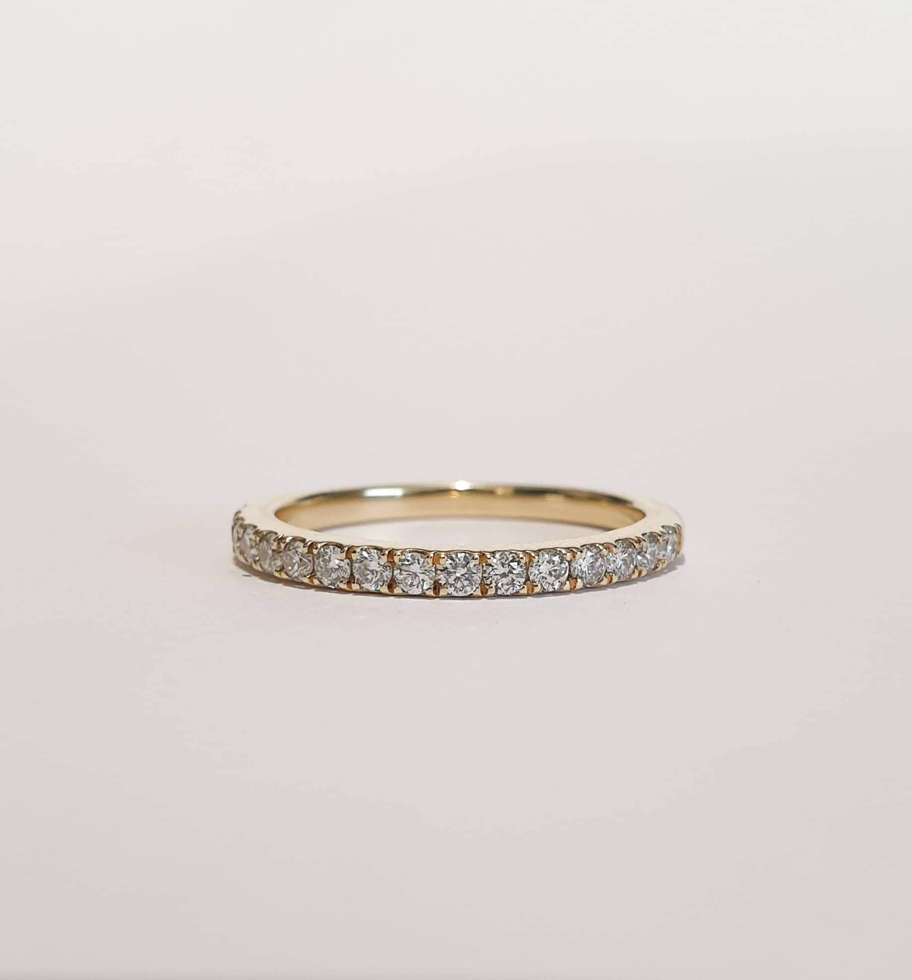 aurupt jewellers brisbane 9ct yellow gold diamond wedding ring