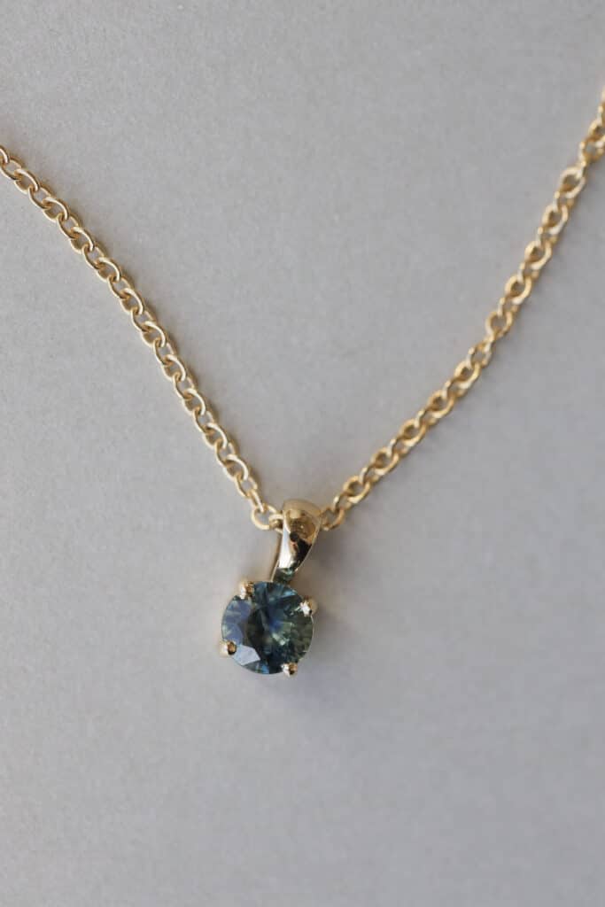 9ct-yellow-gold-parti-sapphire-pendant-aurupt-jewellers