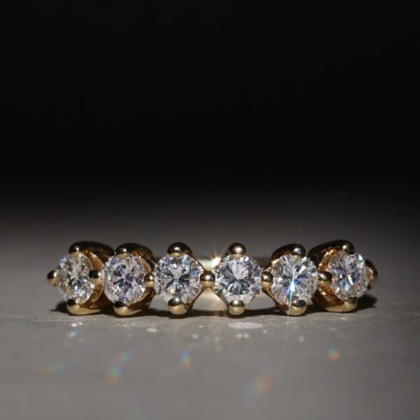 14ct Round Compass Set Diamond Ring